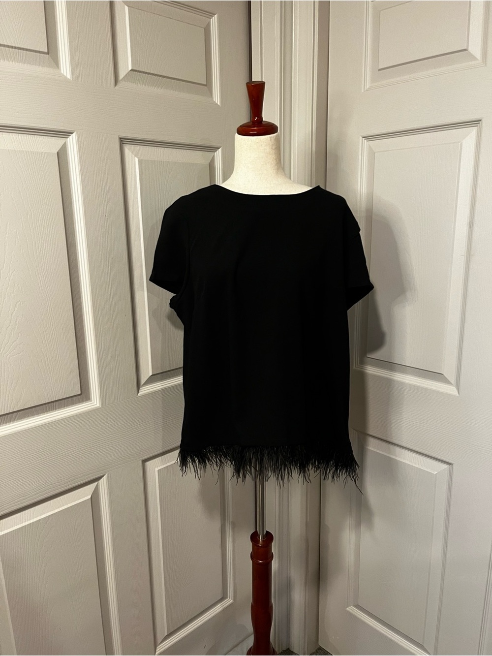 Crown & Ivy Black Top with Feathers Size XL